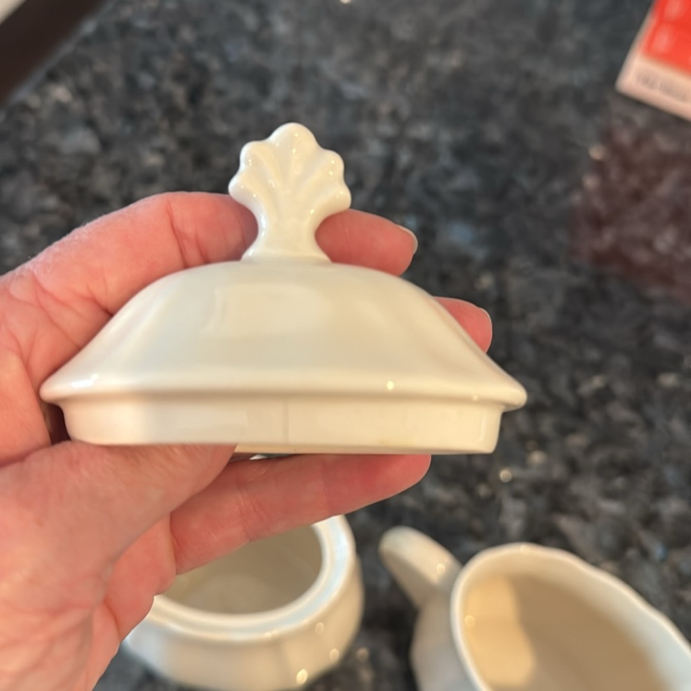 Lenox Casual Elegance Cream Sugar and Creamer Set like new never used - Picture 4 of 7